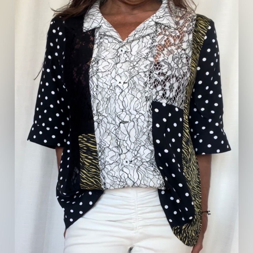 Button up Liliana Real women’s blouse with lace, polka dot & zebra print size M